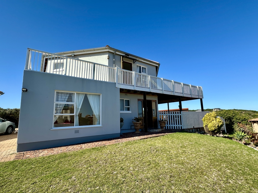 6 Bedroom Property for Sale in Cola Beach Western Cape